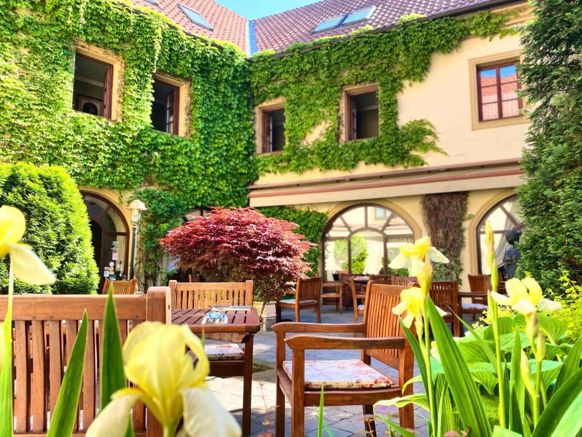 Hotel Octarna - Free Parking Kroměříž Esterno foto