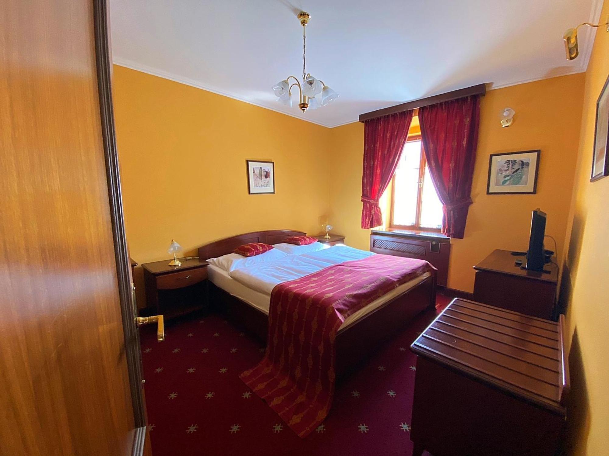 Hotel Octarna - Free Parking Kroměříž Esterno foto