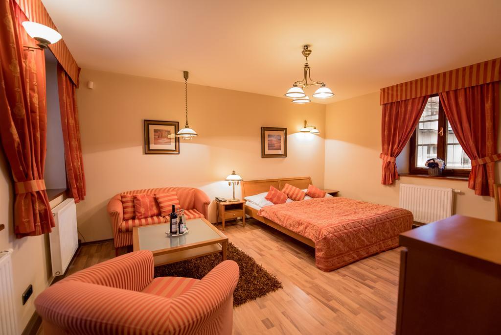 Hotel Octarna - Free Parking Kroměříž Esterno foto