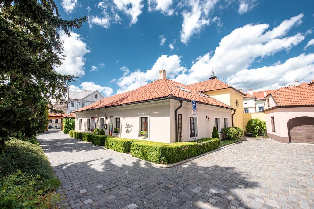 Hotel Octarna - Free Parking Kroměříž Esterno foto